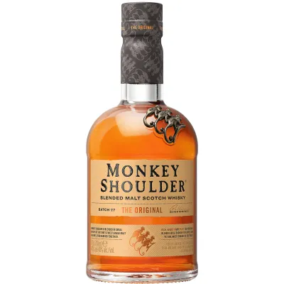 Garrafa de whisky Monkey Shoulder, blended malt escocês com design moderno.