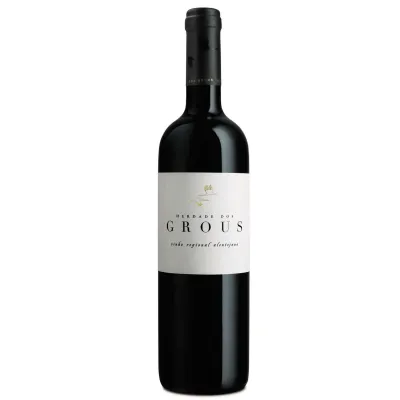 Garrafa de vinho tinto Herdade dos Grous, Alentejo, cor granada e notas de frutos vermelhos.