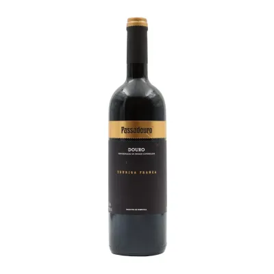 Garrafa de Passadouro Touriga Franca Douro Tinto – vinho português elegante e expressivo do Douro.