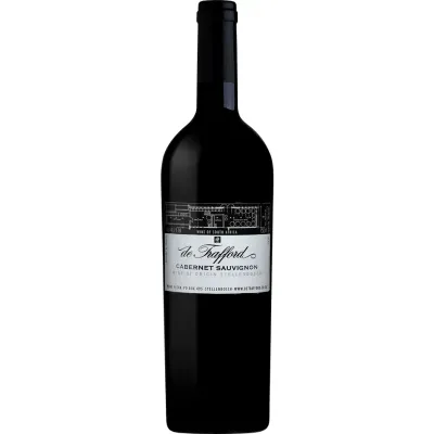 Garrafa de De Trafford Cabernet Sauvignon — vinho tinto sul-africano premium, rótulo elegante, sobre fundo neutro.