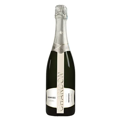 Garrafa de Chandon Riche Demi-Sec, espumante elegante e adocicado com borbulhas delicadas.