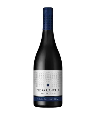 Pedra Cancela Touriga Nacional Tinto Garrafa de Pedra Cancela Touriga Nacional Tinto, um vinho expressivo e elegante do Dão.