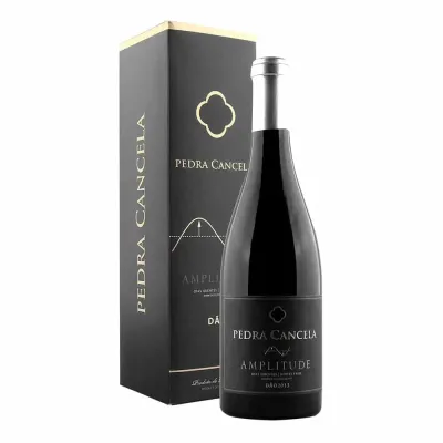 Garrafa de Pedra Cancela Amplitude Tinto, um vinho elegante e expressivo do Dão.