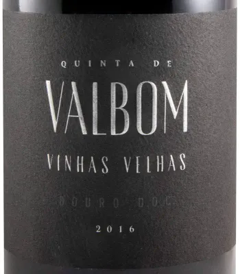 Garrafa do vinho tinto Quinta de Valbom Vinhas Velhas 2016, Douro, cor rubi intensa.