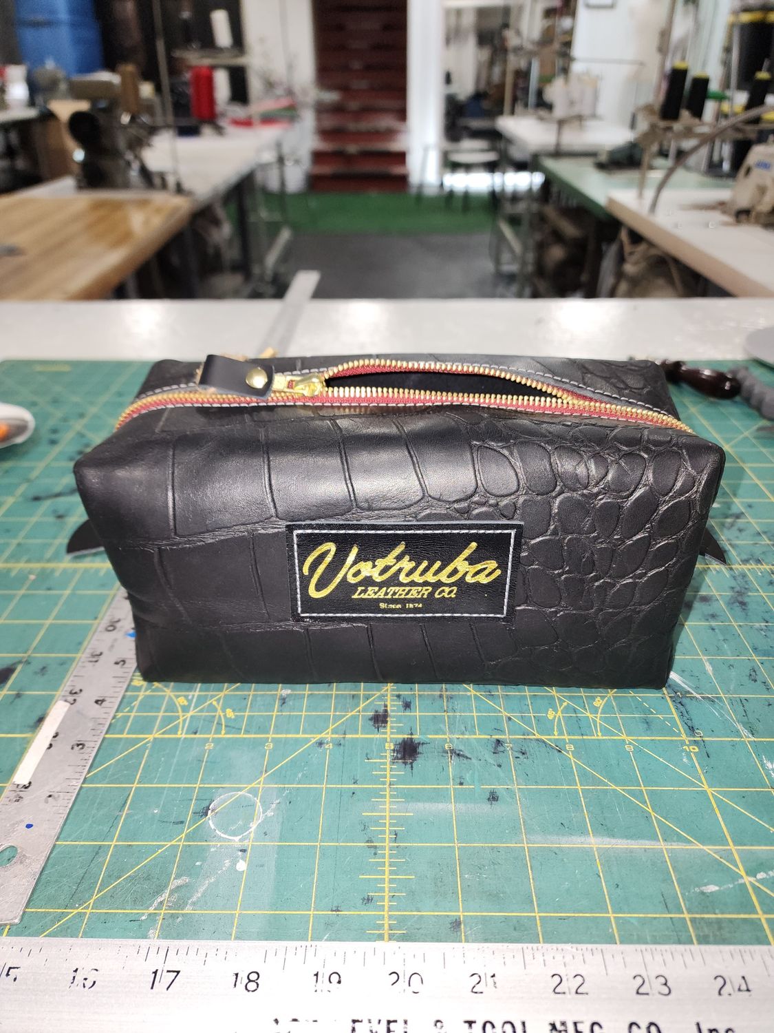 Votruba Travel Kit, Colour: Black Alligator