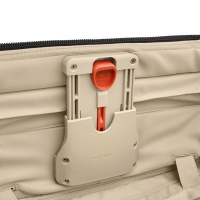 Briggs and Riley Large Expandable Spinner