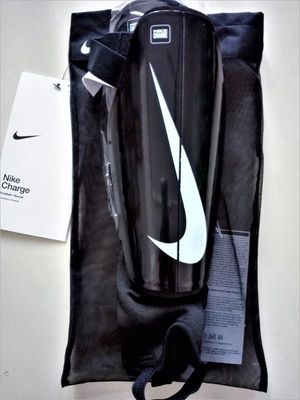 Parastinchi Nike Charge adulto - Nero unisex