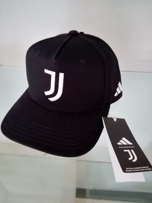 Cappellino Juventus home 2024/25 Cappellino della Juve 2024/25 nero - Adidas