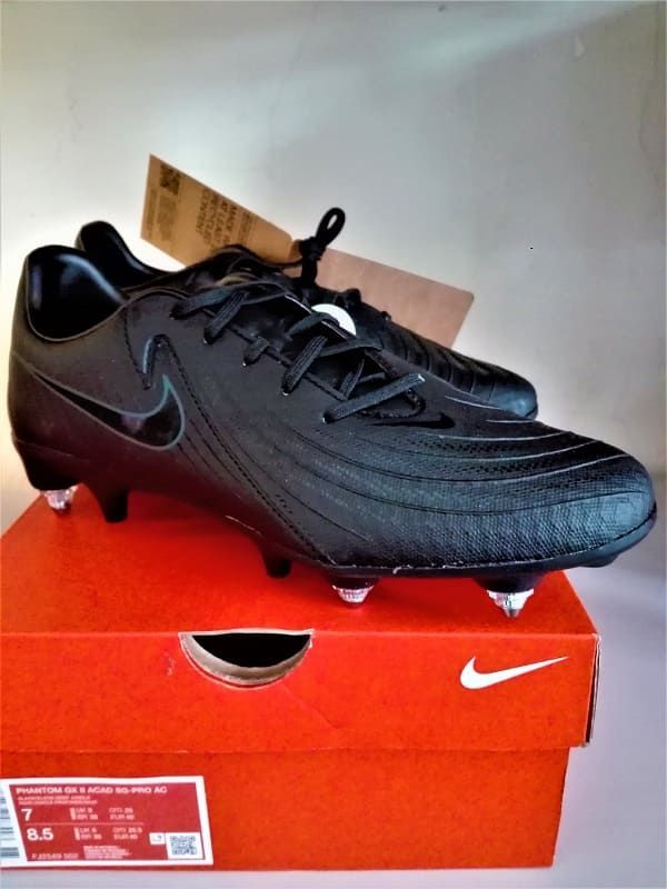 Nike Phantom GX II Academy SG-Pro AC Scarpe da calcio Phantom GX II Academy Soft Ground-PRO Anti-Clog - Nike