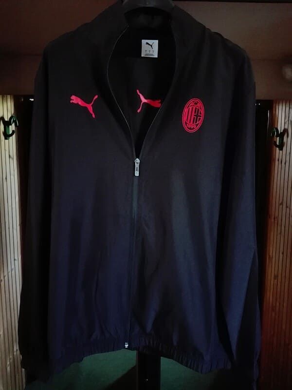Tuta Milan FtblESS Woven Fansuit Tuta calcio Milan Essential nera - Puma
