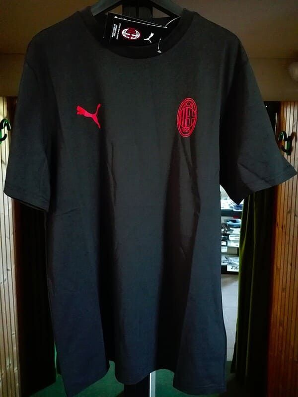 T-shirt AC Milan FtblEssentials da uomo nera
