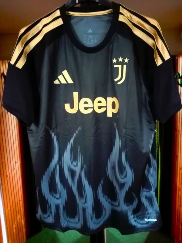 Terza maglia Juventus 2026/27 Maglia Juventus gara third 2026/2027 - Adidas