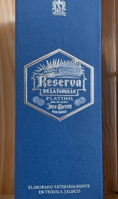 JOSE CUERVO RESERVA DE LA FAMILIA PLATINO -