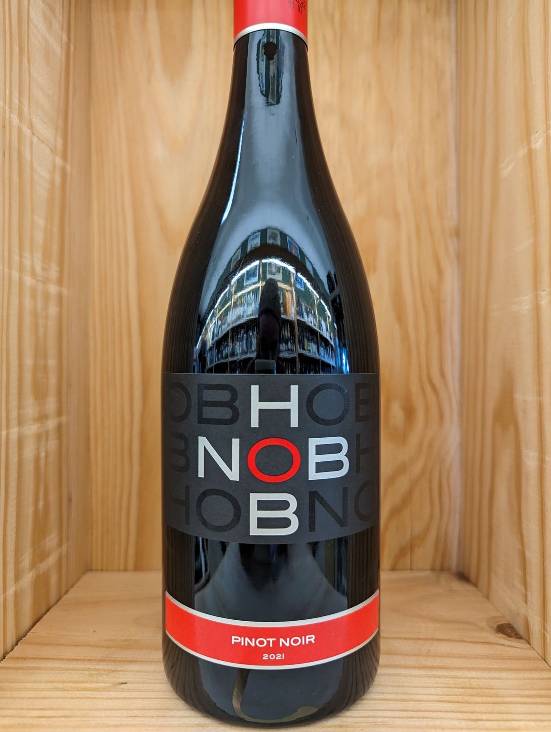 HOB NOB PINOT NOIR FRANCE 2021