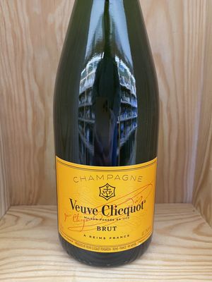 VEUVE CLICQUOT YELLOW LABEL BRUT NV 750ML