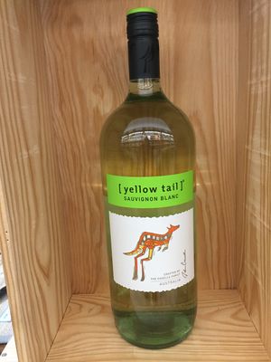 YELLOW TAIL SAUVIGNON BLANC 1.5L - 1.5L