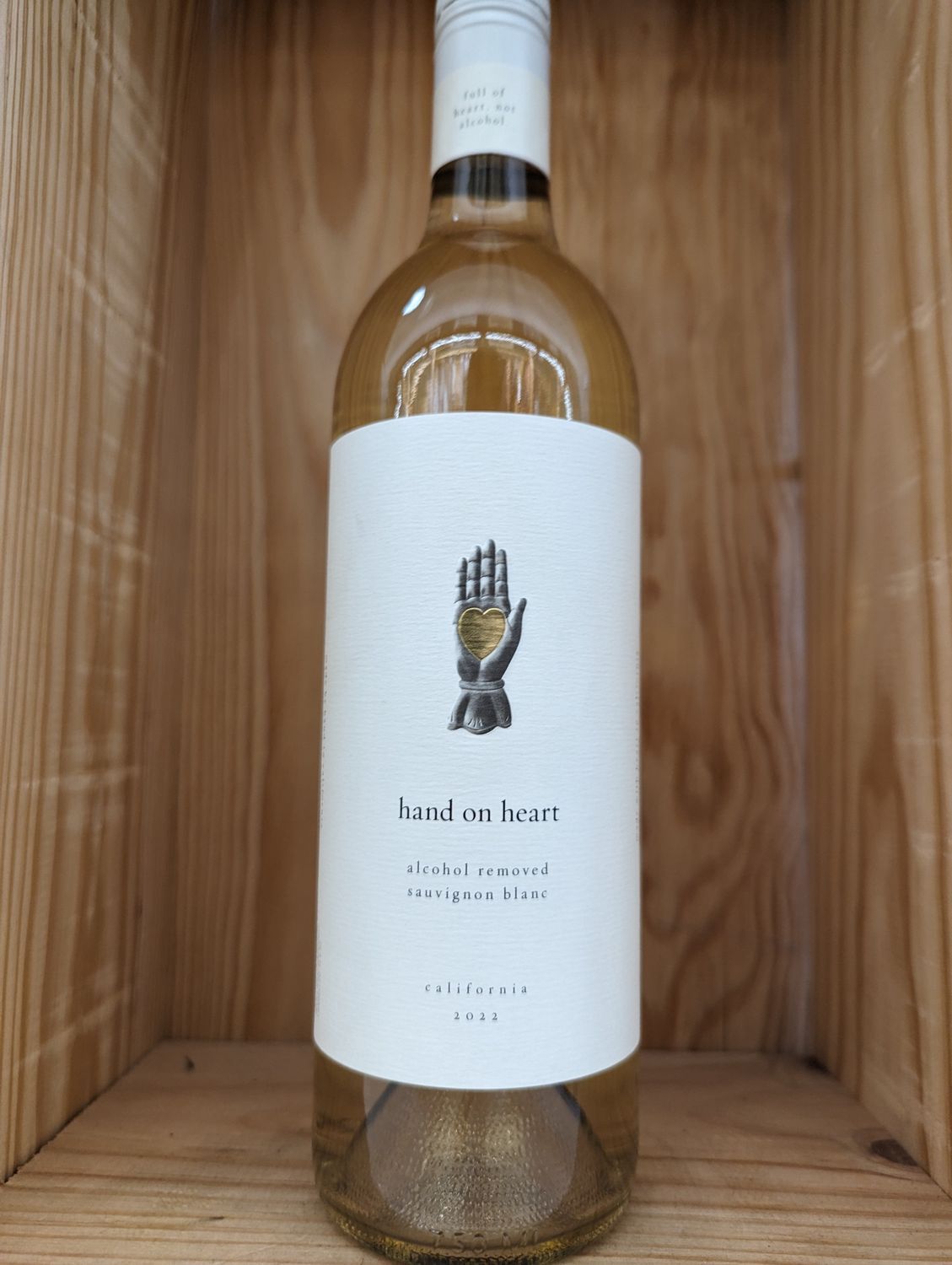 HAND ON HEART NON-ALCOHOLIC SAUVIGNON BLANC