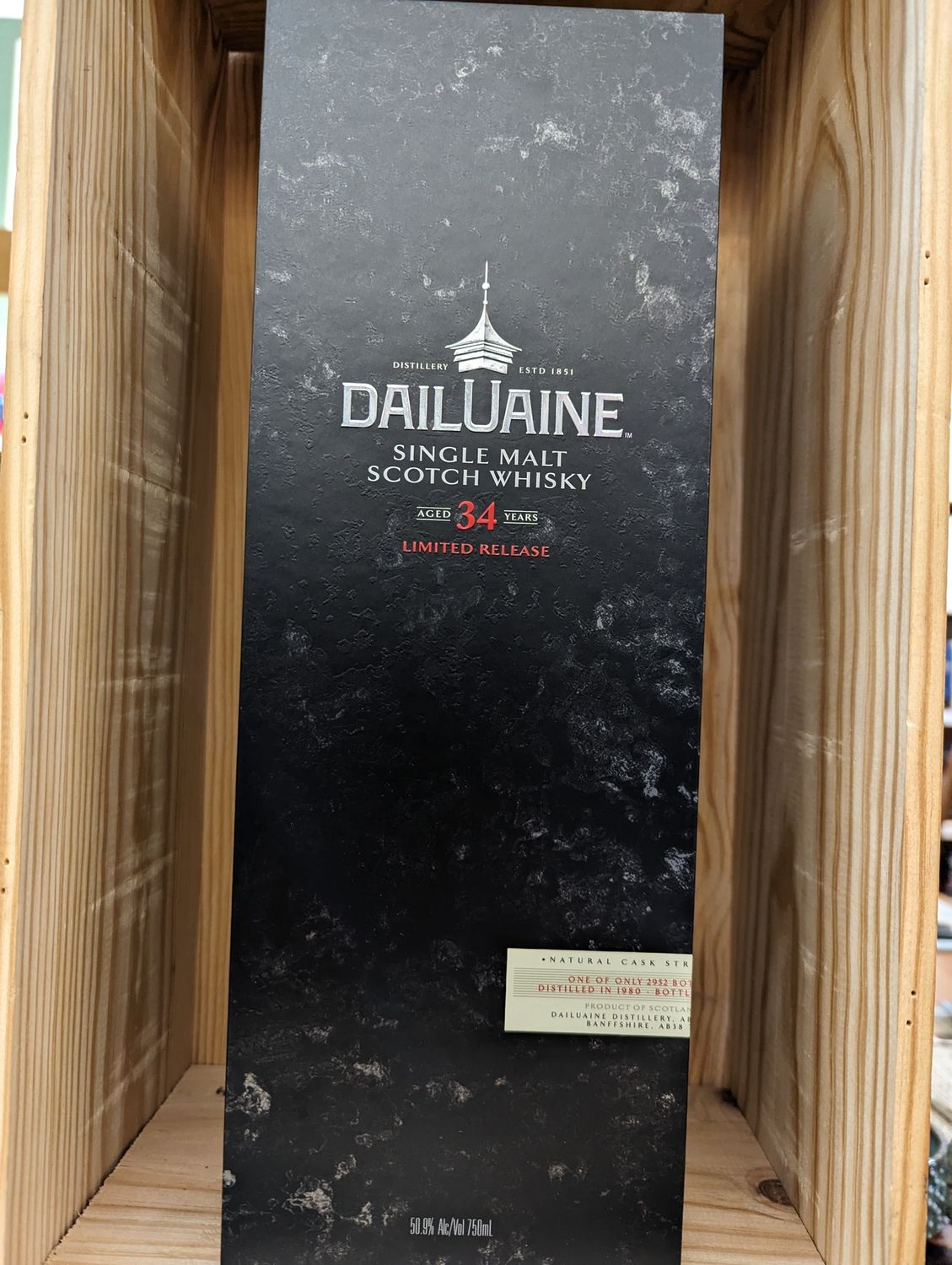 DAILUAINE 34 YEAR OLD SINGLE MALT SCOTCH, BOTTLED 2015 REGULARLY $749.99 - 750ML