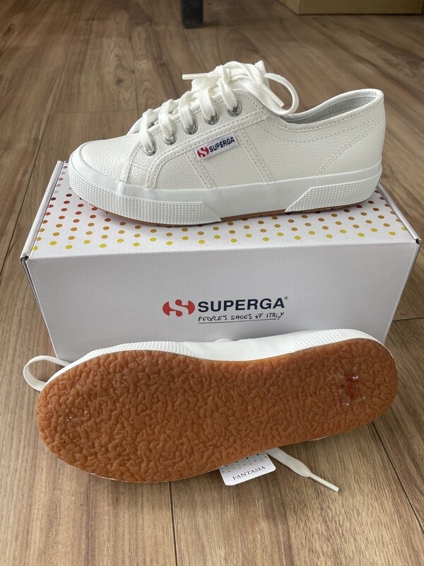 Superga Leather Sneaker / White