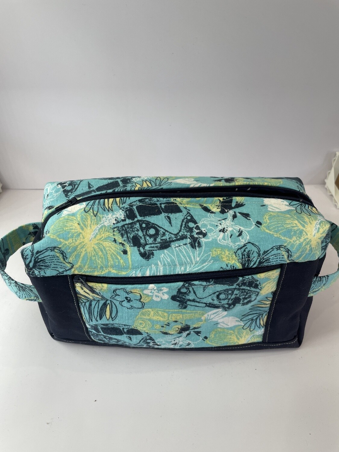 Toiletry Bag / Navy VW