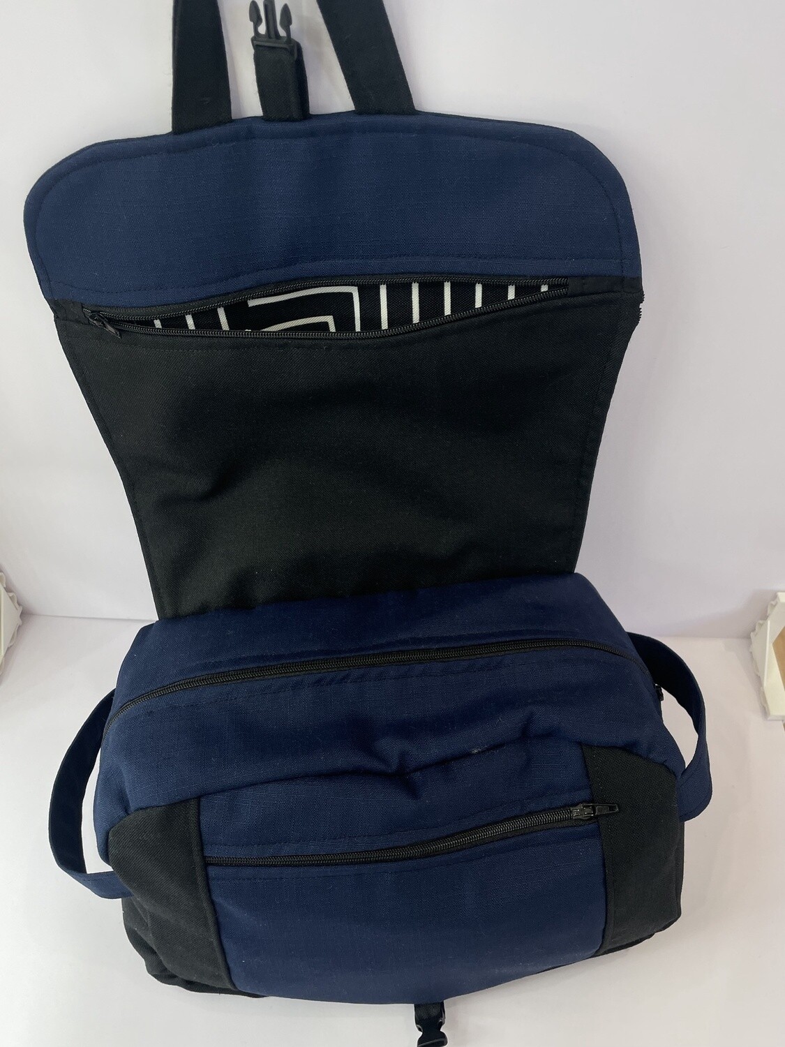 Waterproof Hanging Toiletry/ Navy