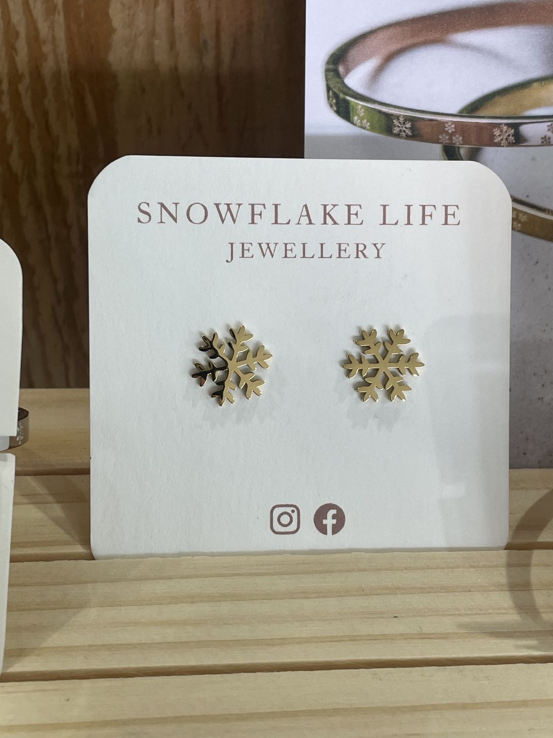 Snowflake Stud Earring/ Gold