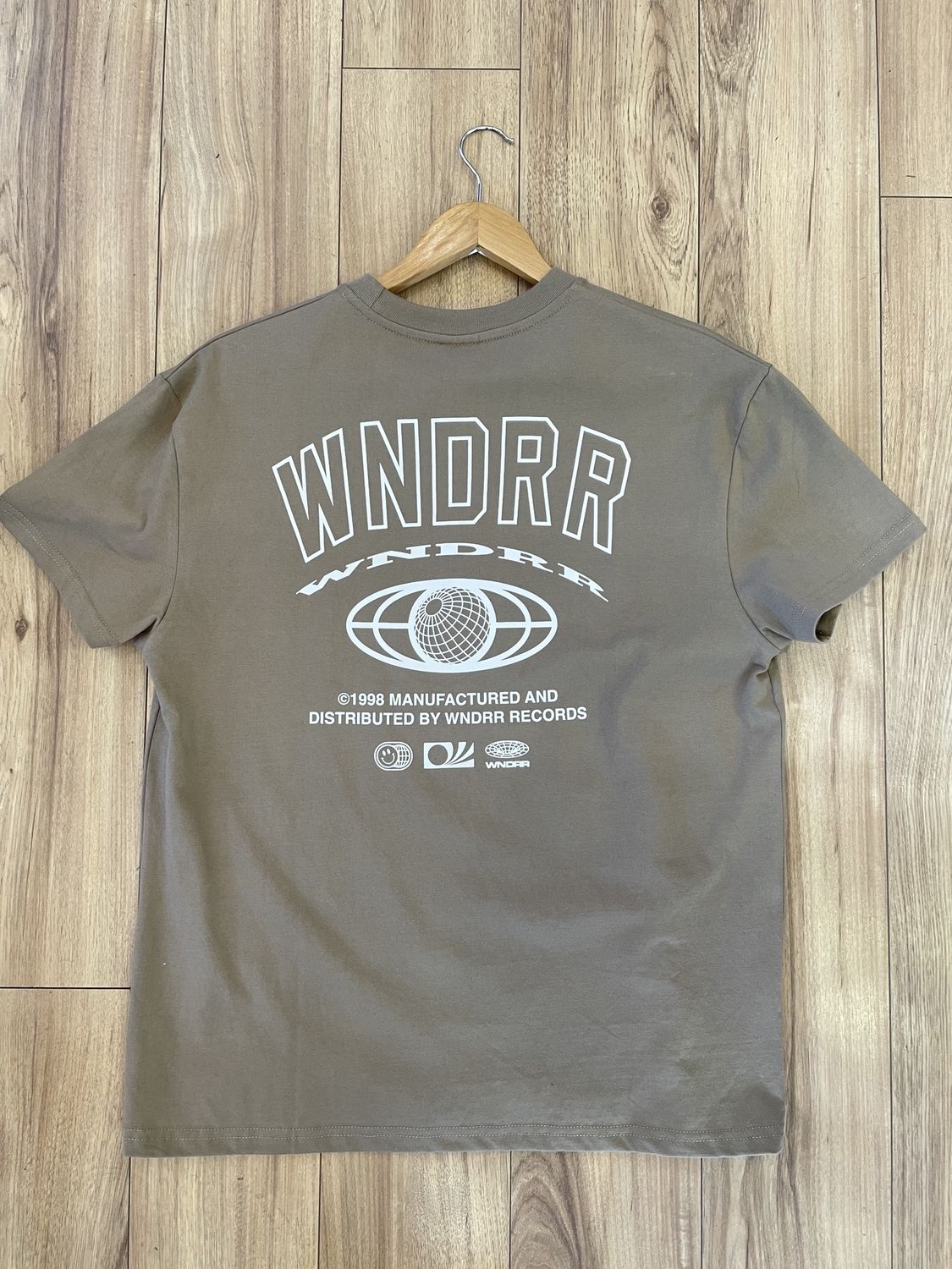 WNDRR Outlet Box Fit/ Taupe