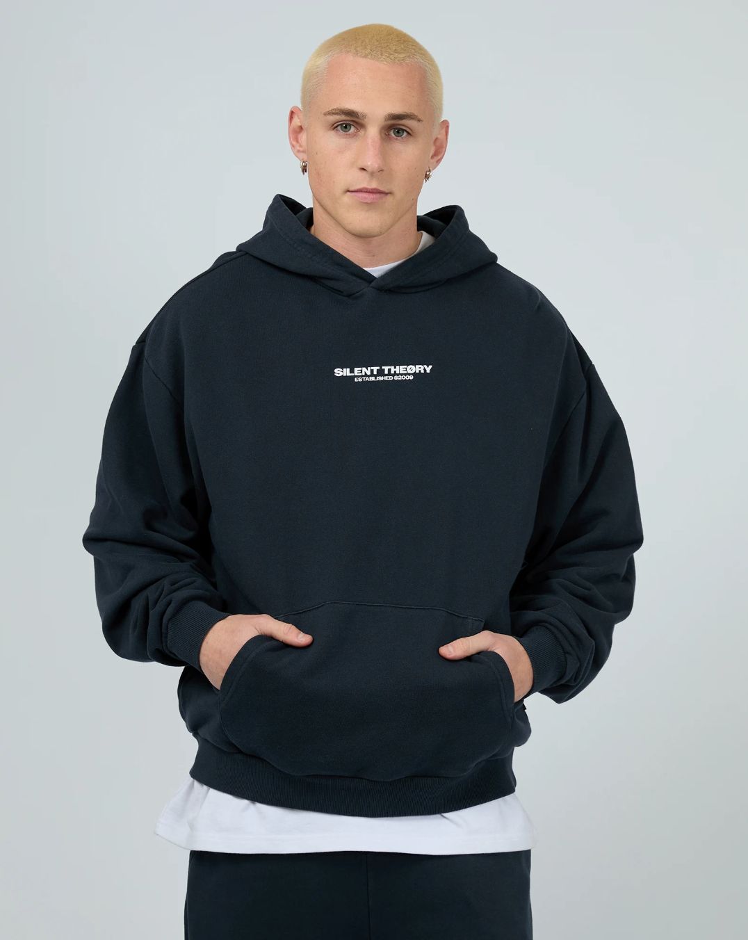 Silent Theory Essential Hoody/ Nvy