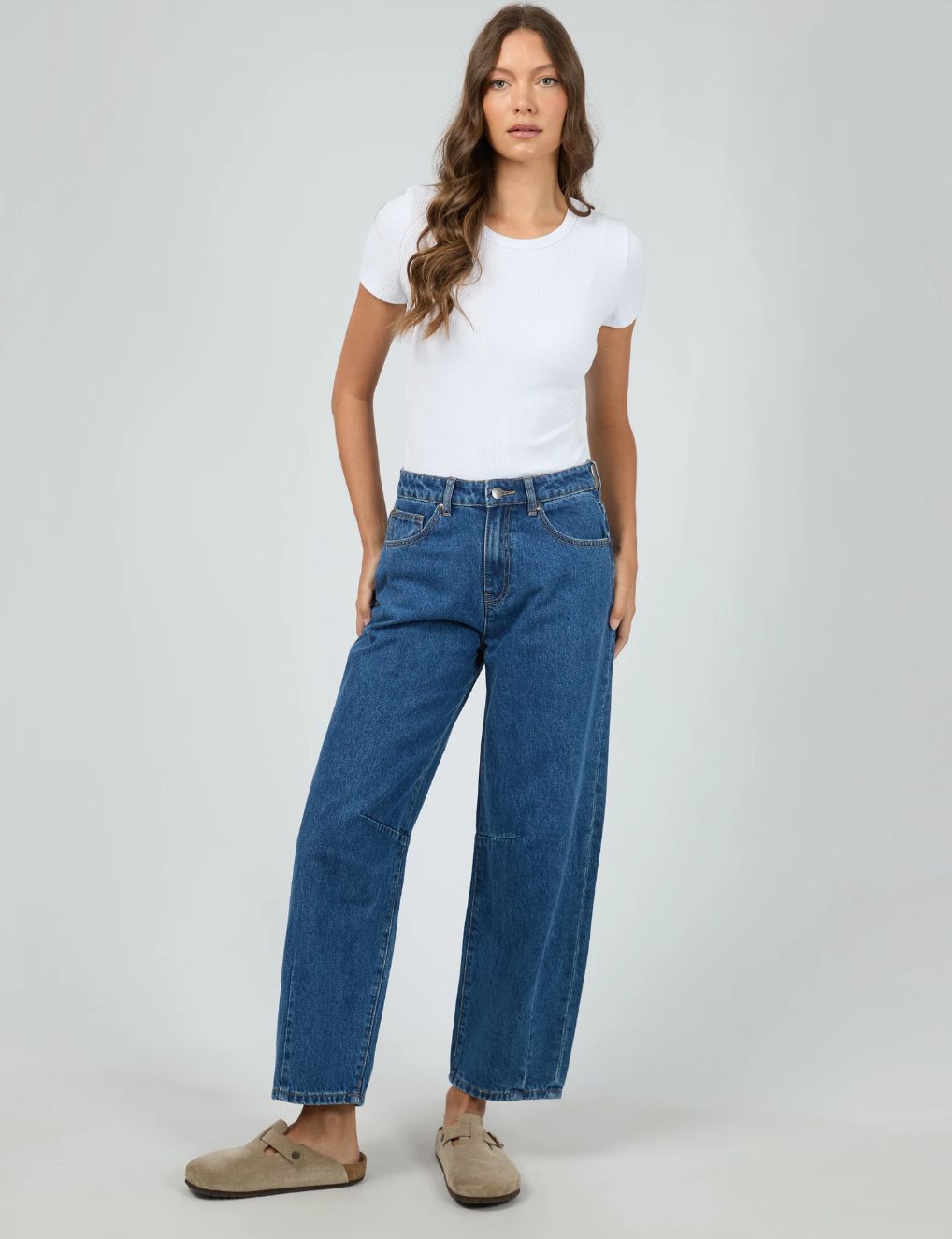 All About Eve Hallie Barrel Leg Jean/ Dblue