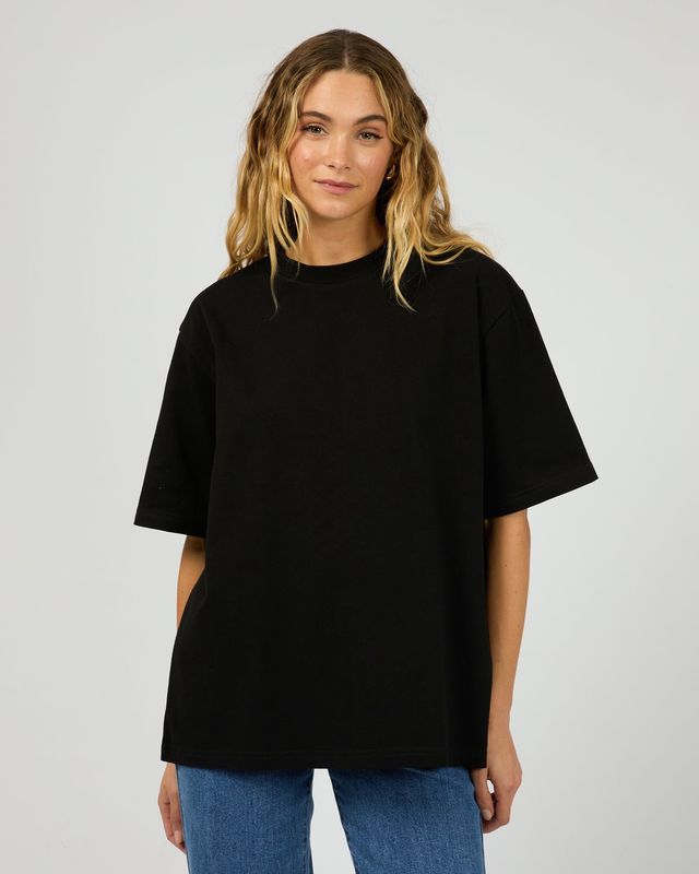 Silent Theory Core Oversized Tee Black relaxed fit t-shirt full front view street style outfit.