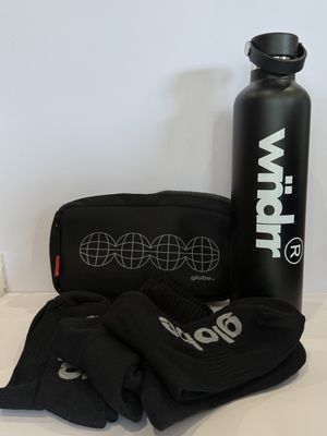 Mens Gift Pack with Globe Toiletry bag