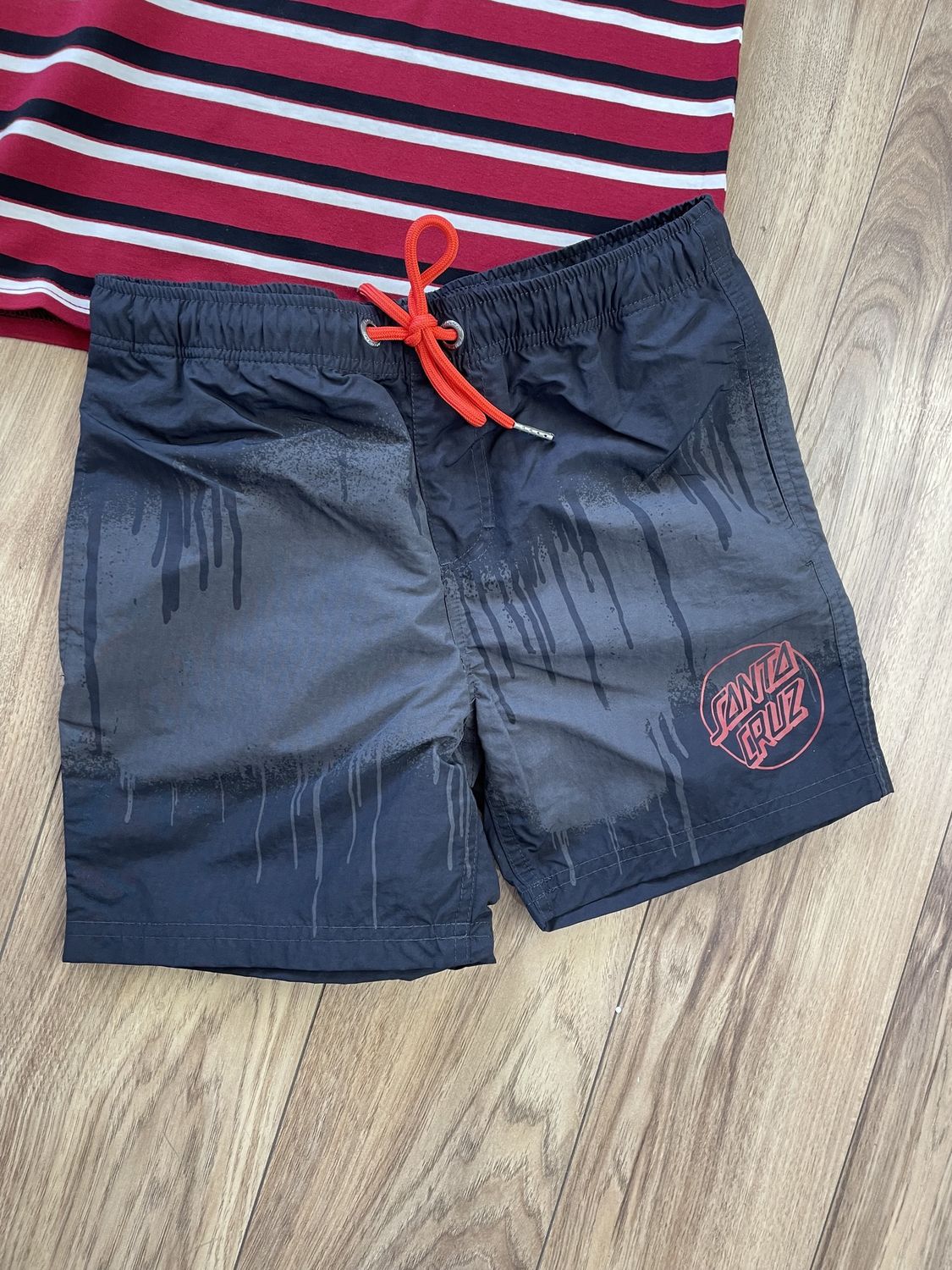Santa Cruz Opus Dot Drip Beach Short / Blk, Size: 8