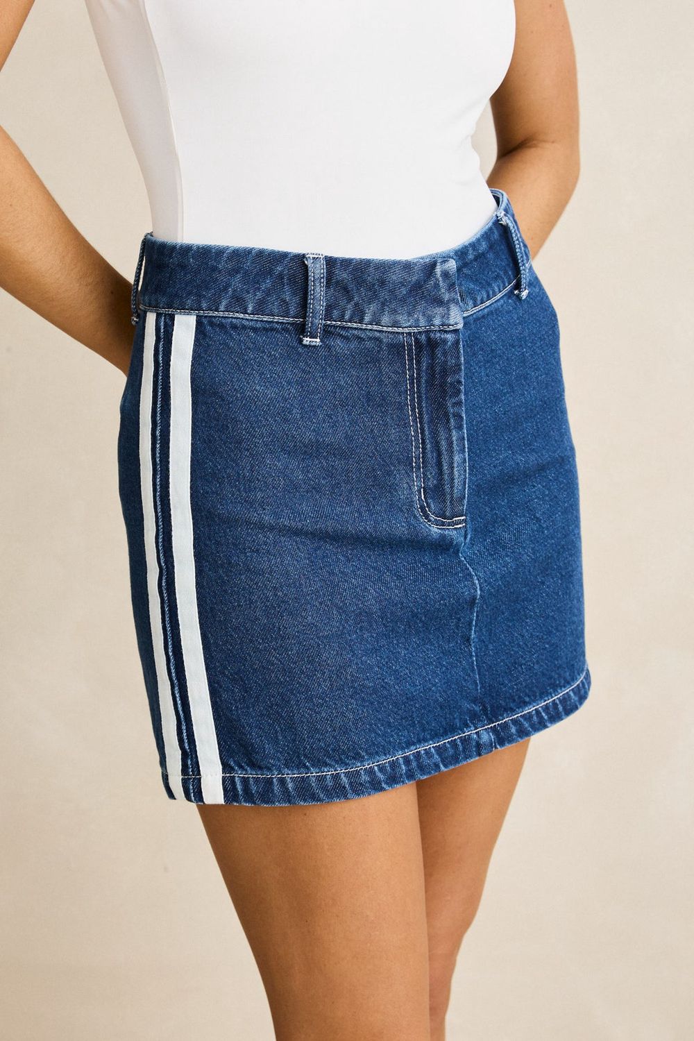 Contrast Denim Skirt in Dark Blue