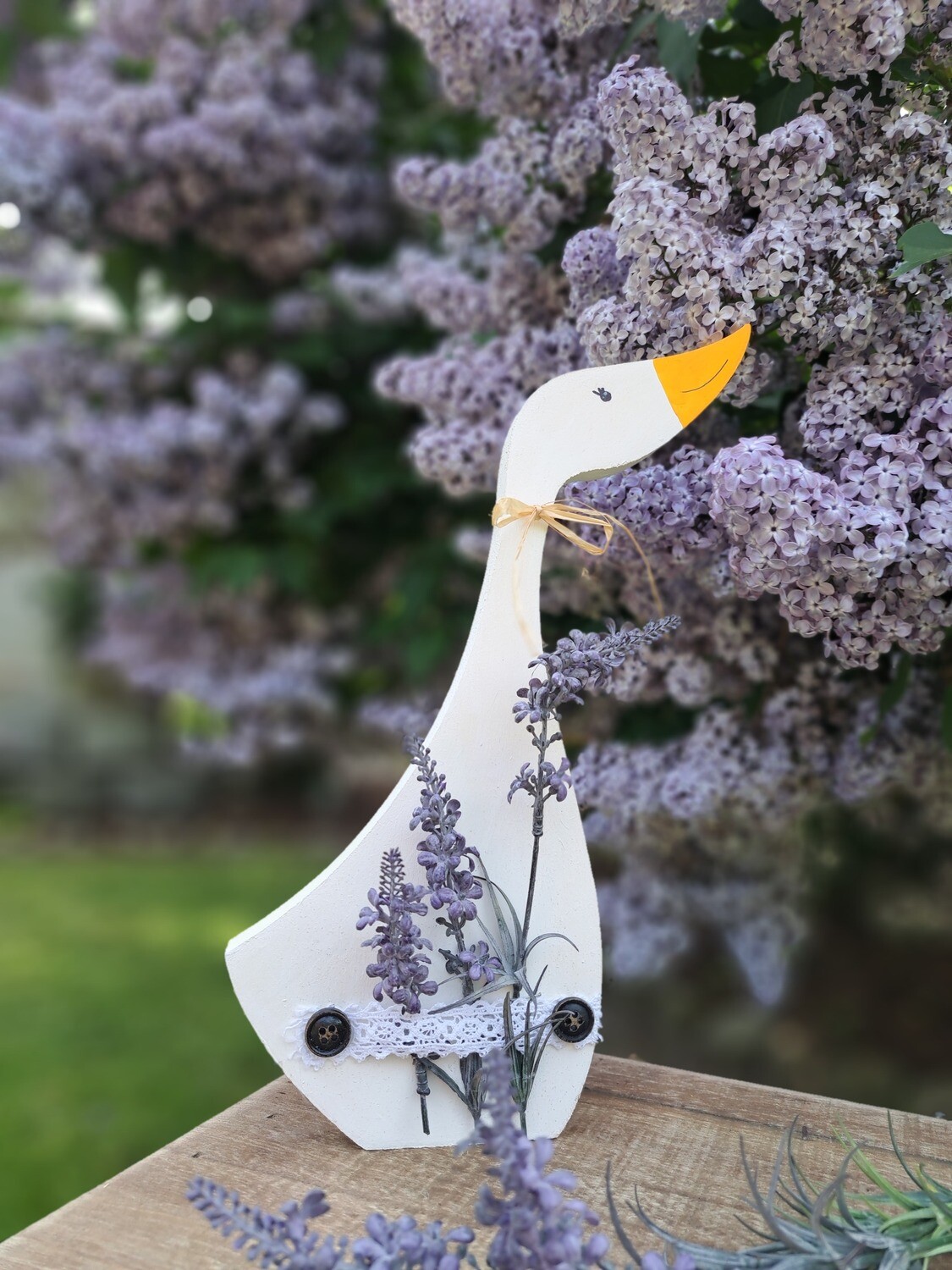 Gans aus Naturholz