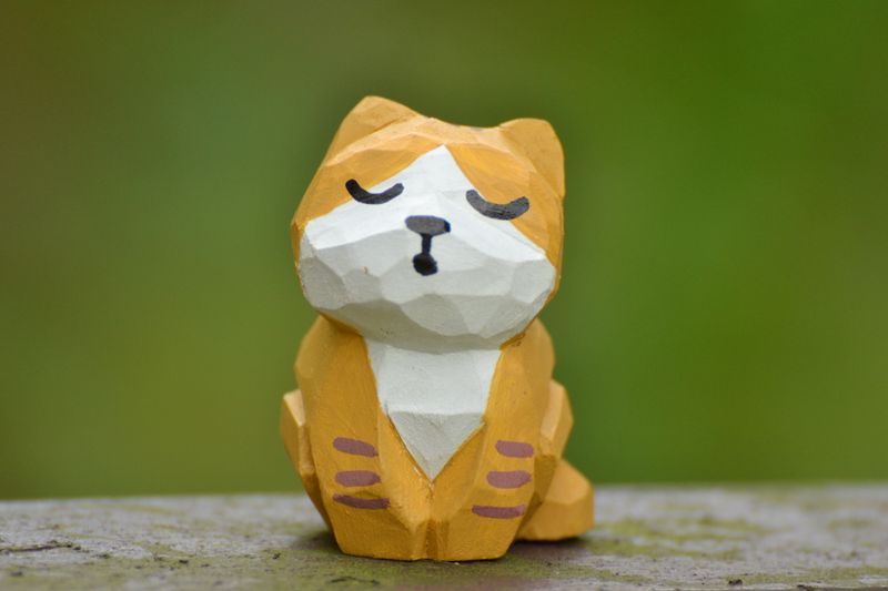 Schnitzfigur &quot;Schmusekatze&quot;
