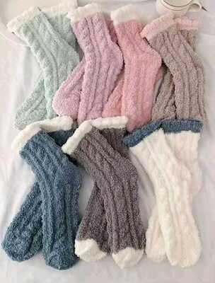 Women&#39;s Cute Thickened Coral Fleece Mid-calf Sleep Socks For Autumn And Winter