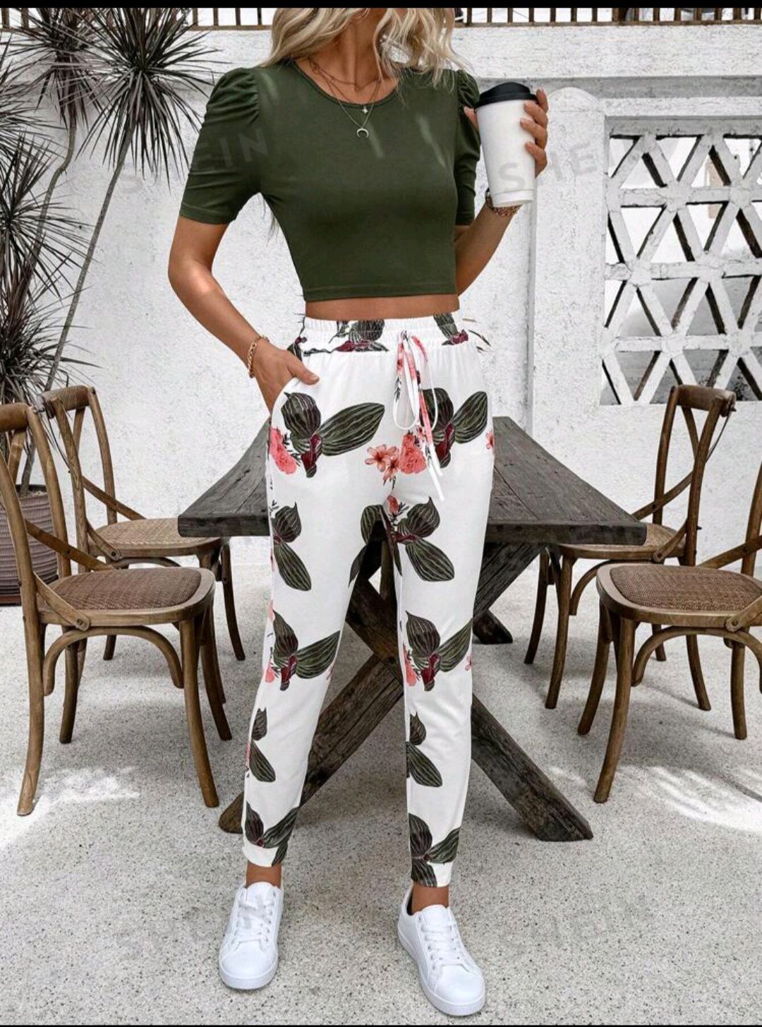 Solid Color Round Neck Short Puff Sleeve Top And Plant Printed Trouser Casual Set