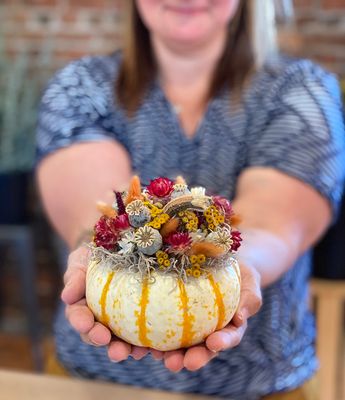 Dried Flower Pumpkin Trio 2pm