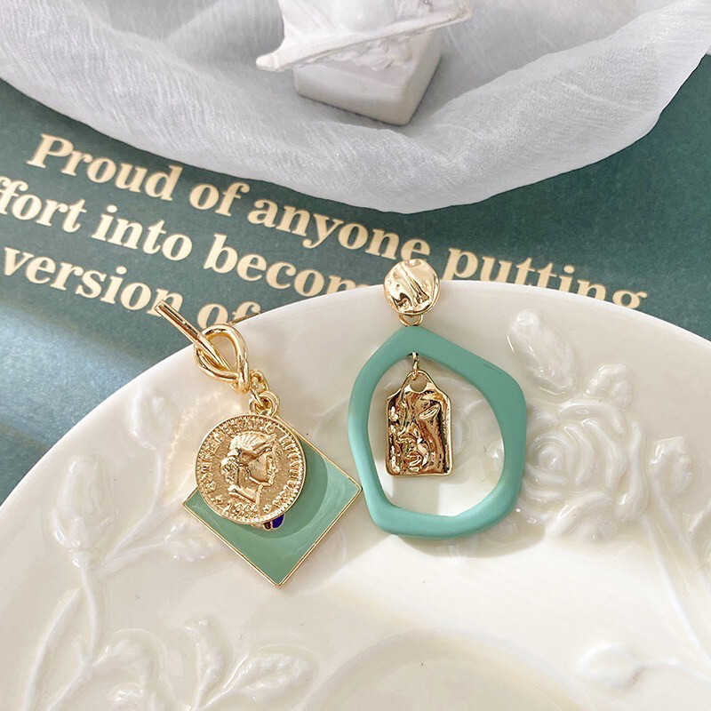 Earrings 02 Gryffindor Academy