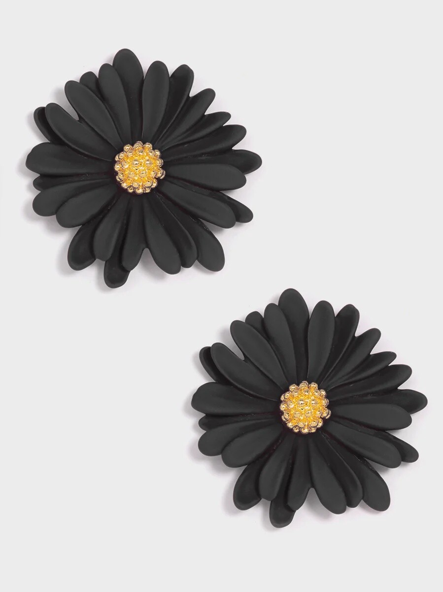 Daisy Shaped Earring W/Gold Accents