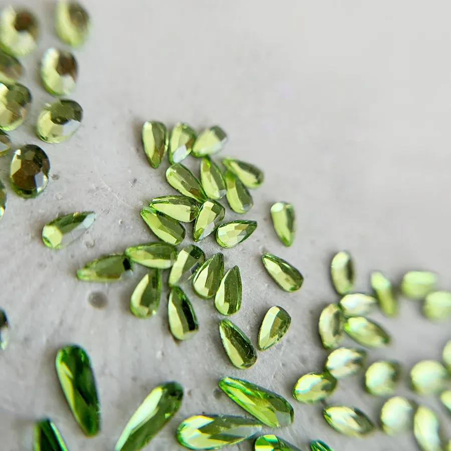 Diamants forme Vert / Mini oeil de chat ou Mini goutte Diamants forme Vert / Mini oeil de chat ou Mini goutte