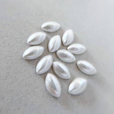 Bijoux Perle  /Oeil de chat blanc satiné