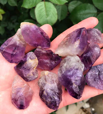 Raw amethyst crystals MM
