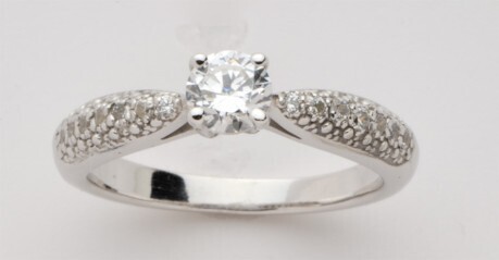 Bague solitaire