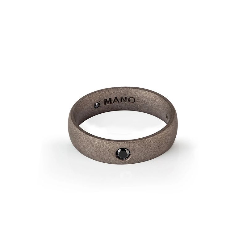 Bague solitaire pour homme avec anneau bombe et titane et diamant noir de 10 points