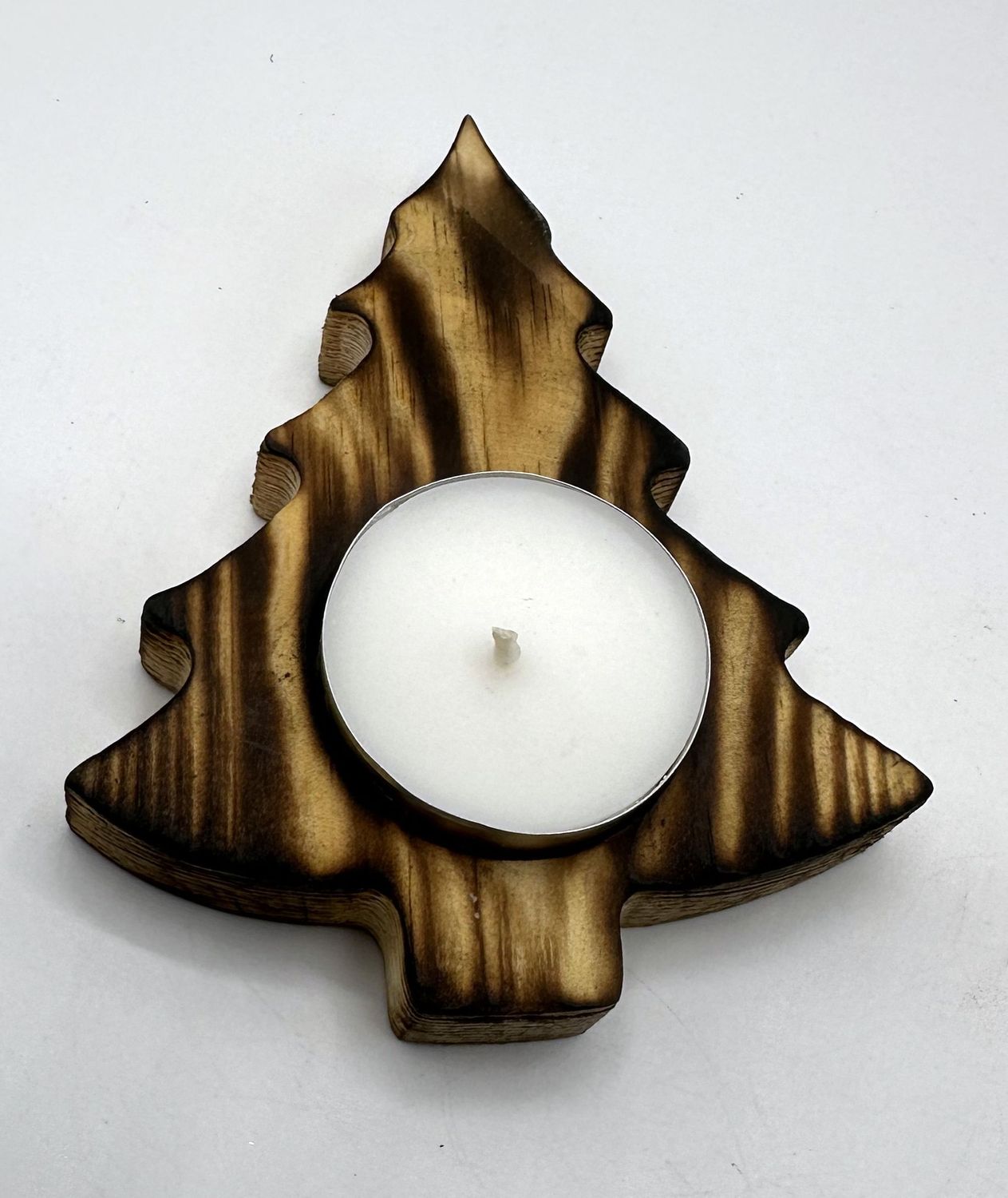 ? Teelichthalter Tannenbaum aus Fichtenholz β Weihnachtsdeko aus Naturholz Bringe stimmungsvolles Licht in deine Weihnachtszeit mit diesem dekorativen Teelichthalter in Tannenbaumform. Gefertigt aus ? Teelichthalter Tannenbaum aus Fichtenholz β Weihnachtsdeko aus Naturholz Bringe stimmungsvolles Licht in deine Weihnachtszeit mit diesem dekorativen Teelichthalter in Tannenbaumform. Gefertigt aus