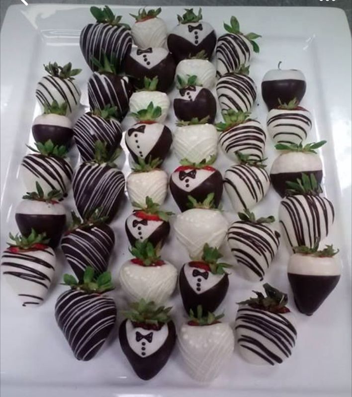 1 Dozen Strawberries