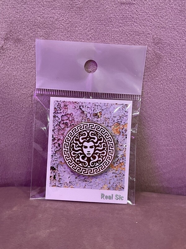 Medusa Enamel Pin Gold