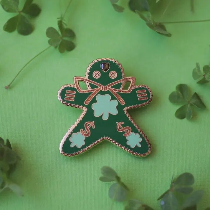 POCKET POPPET LUCK PIN