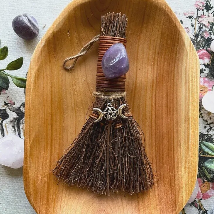 Triple Moon Pentacle Witch&#39;s Besom Amethyst